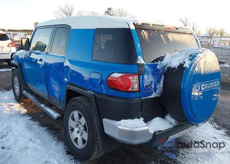 2007 Toyota Fj Cruiser z USA, uszkodzony, nr VIN JTEBU11F370026734